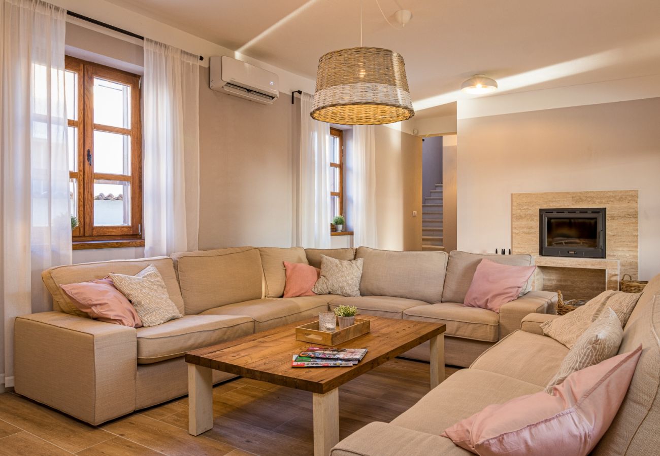 Villa in Sveti Kirin - Villa Rajana for 14 persons with kids playground & pool heating in Central Istria