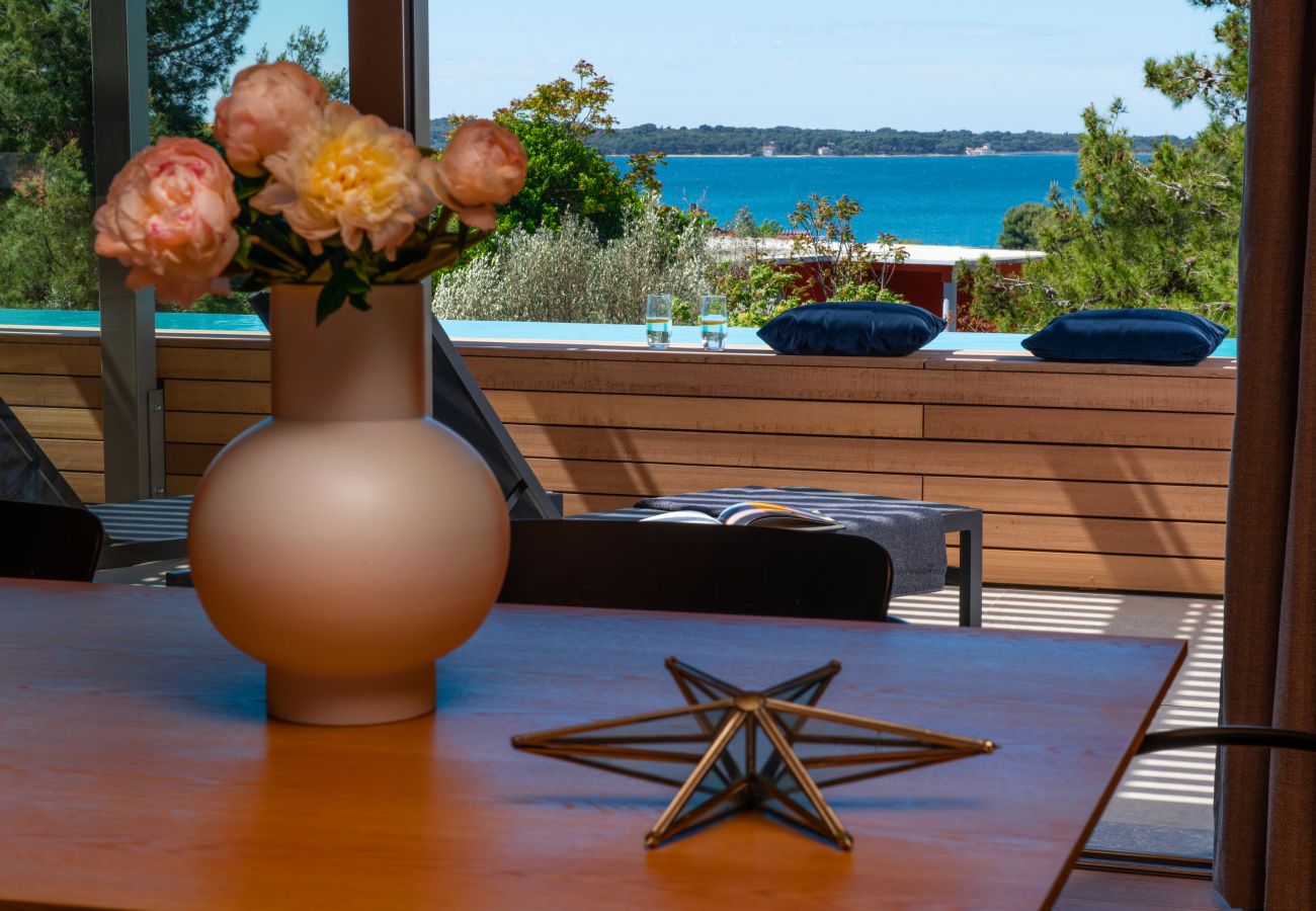 Villa in Fažana - Casa Arbor Blanco in Fažana with heated pool, sauna & sea view only 500 meters from the beach 