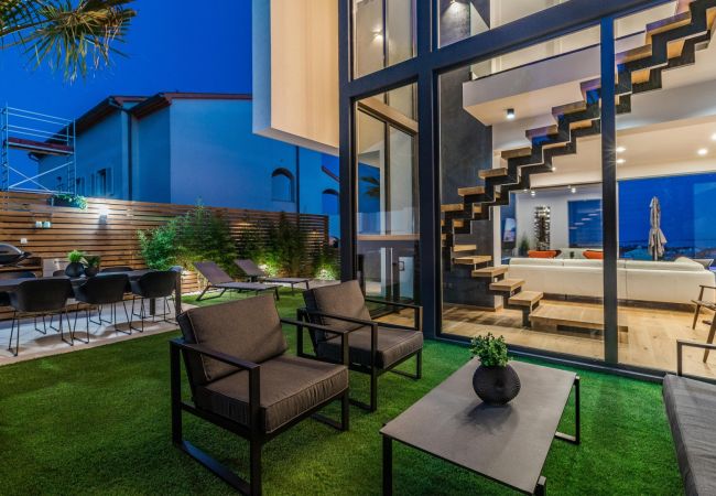 Villa in Medulin - Luxury TABOO Villa & Spa in Medulin for 8 people with heated pool / wellness & sea view  Villa in Medulin - Luxury TABOO Villa & Spa in Medulin for 8 people with heated pool / wellness & sea view