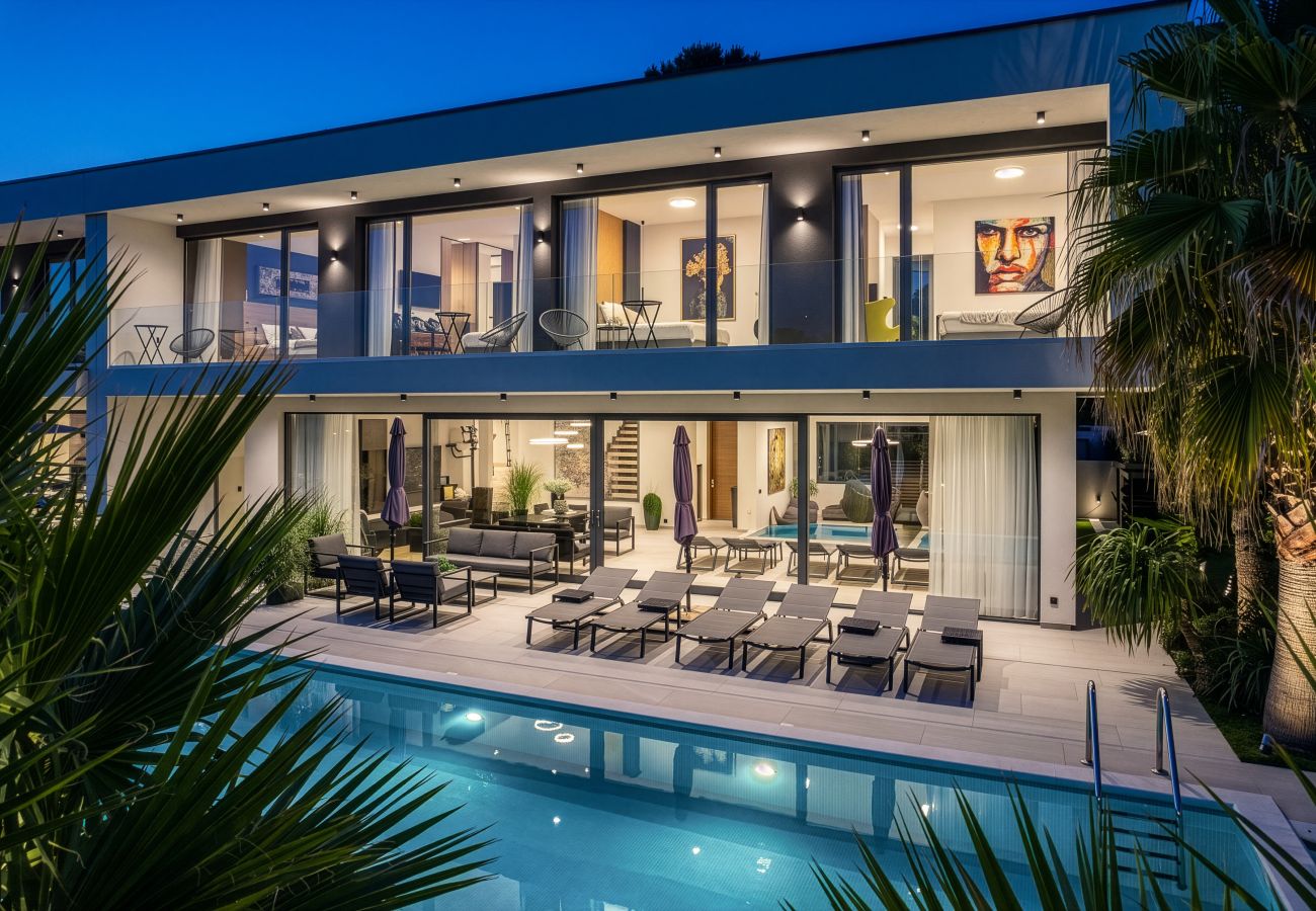 Villa in Medulin - Luxury TABOO Villa & Spa in Medulin for 8 people with heated pool & wellness area