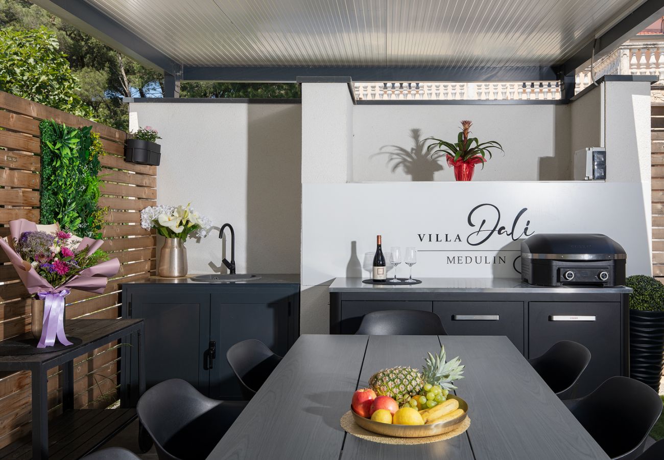 Villa in Medulin - Luxury Villa Dali with Sauna, Whirlpool and Sea view in Medulin only 1,7 km from the beach
