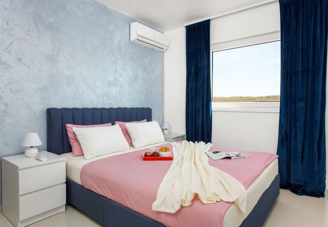 Villa in Vodnjan - Villa Angie in Central Istria for 10 persons with private heated pool & kids playground  Villa in Vodnjan - Villa Angie in Central Istria for 10 persons with private heated pool & kids playground