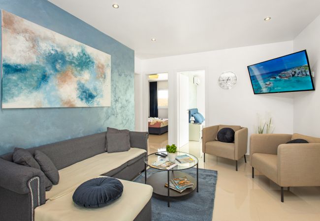 Villa in Vodnjan - Villa Angie in Central Istria for 10 persons with private heated pool & kids playground  Villa in Vodnjan - Villa Angie in Central Istria for 10 persons with private heated pool & kids playground