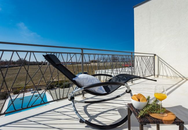 Villa in Vodnjan - Villa Angie in Central Istria for 10 persons with private heated pool & kids playground  Villa in Vodnjan - Villa Angie in Central Istria for 10 persons with private heated pool & kids playground