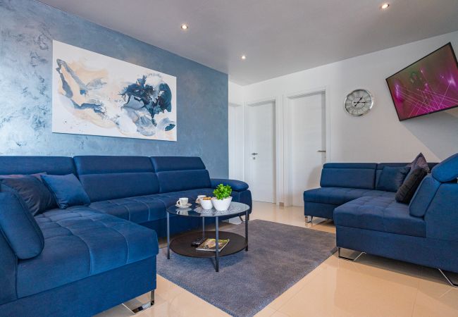 Villa in Vodnjan - Villa Angie in Central Istria for 10 persons with private heated pool & kids playground  Villa in Vodnjan - Villa Angie in Central Istria for 10 persons with private heated pool & kids playground