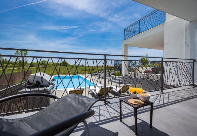 Villa in Vodnjan - Villa Angie in Central Istria for 10 persons with private heated pool & kids playground  Villa in Vodnjan - Villa Angie in Central Istria for 10 persons with private heated pool & kids playground