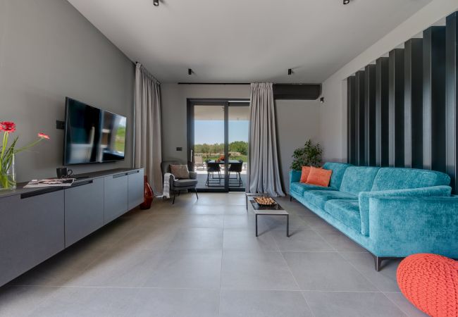 Villa in Vodnjan - Villa Arestea near Pula with heated pool, sea view, wellness & playground Villa in Vodnjan - Villa Arestea near Pula with heated pool, sea view, wellness & playground