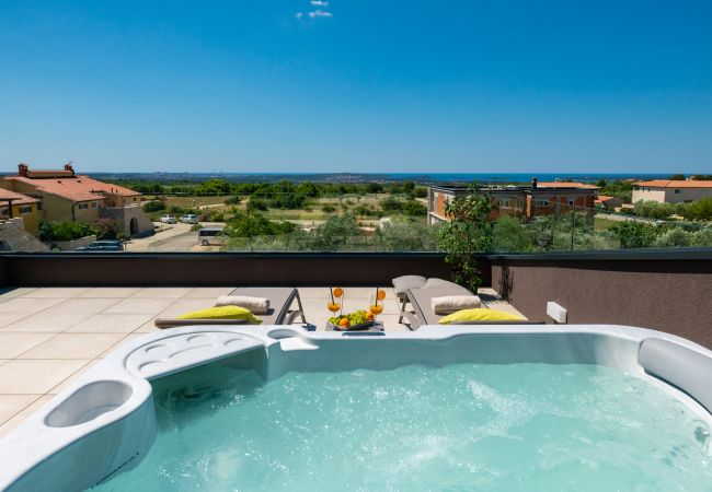 Villa in Vodnjan - Villa Arestea near Pula with heated pool, sea view, wellness & playground Villa in Vodnjan - Villa Arestea near Pula with heated pool, sea view, wellness & playground