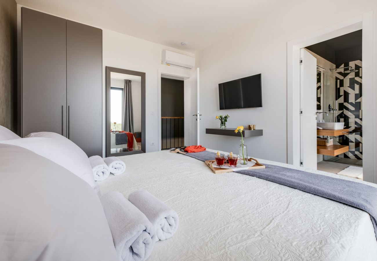 Villa in Vodnjan - Villa Arestea near Pula with sea view, wellness & playground