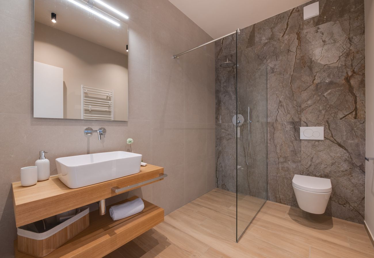 Villa in Vodnjan - Villa Arestea near Pula with sea view, wellness & playground
