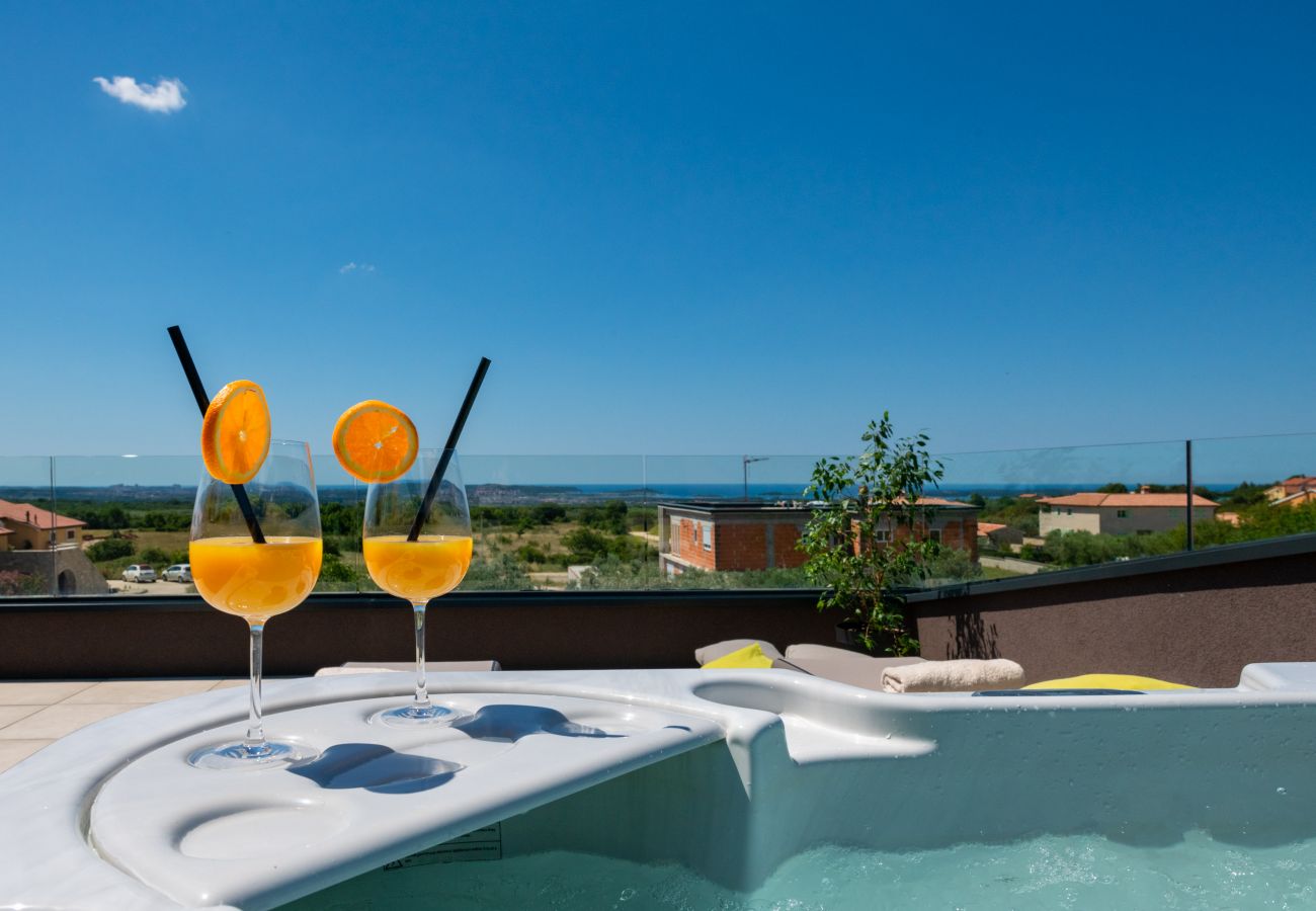 Villa in Vodnjan - Villa Arestea near Pula with sea view, wellness & playground
