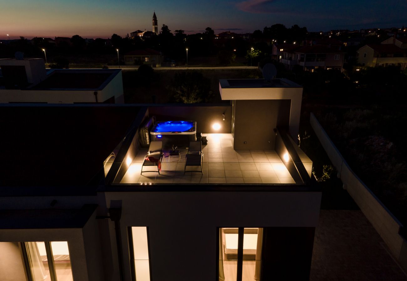 Villa in Vodnjan - Villa Arestea near Pula with sea view, wellness & playground