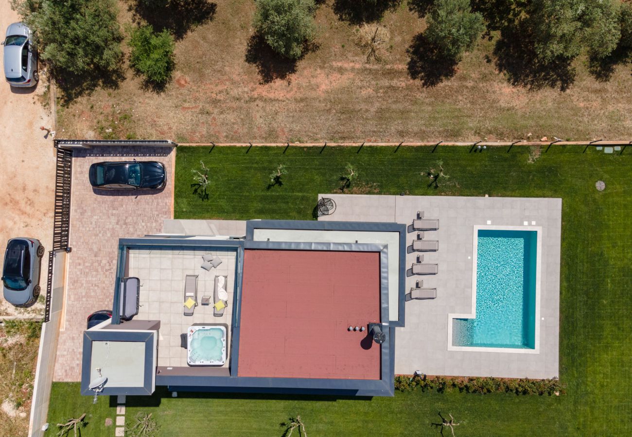 Villa in Vodnjan - Villa Arestea near Pula with sea view, wellness & playground