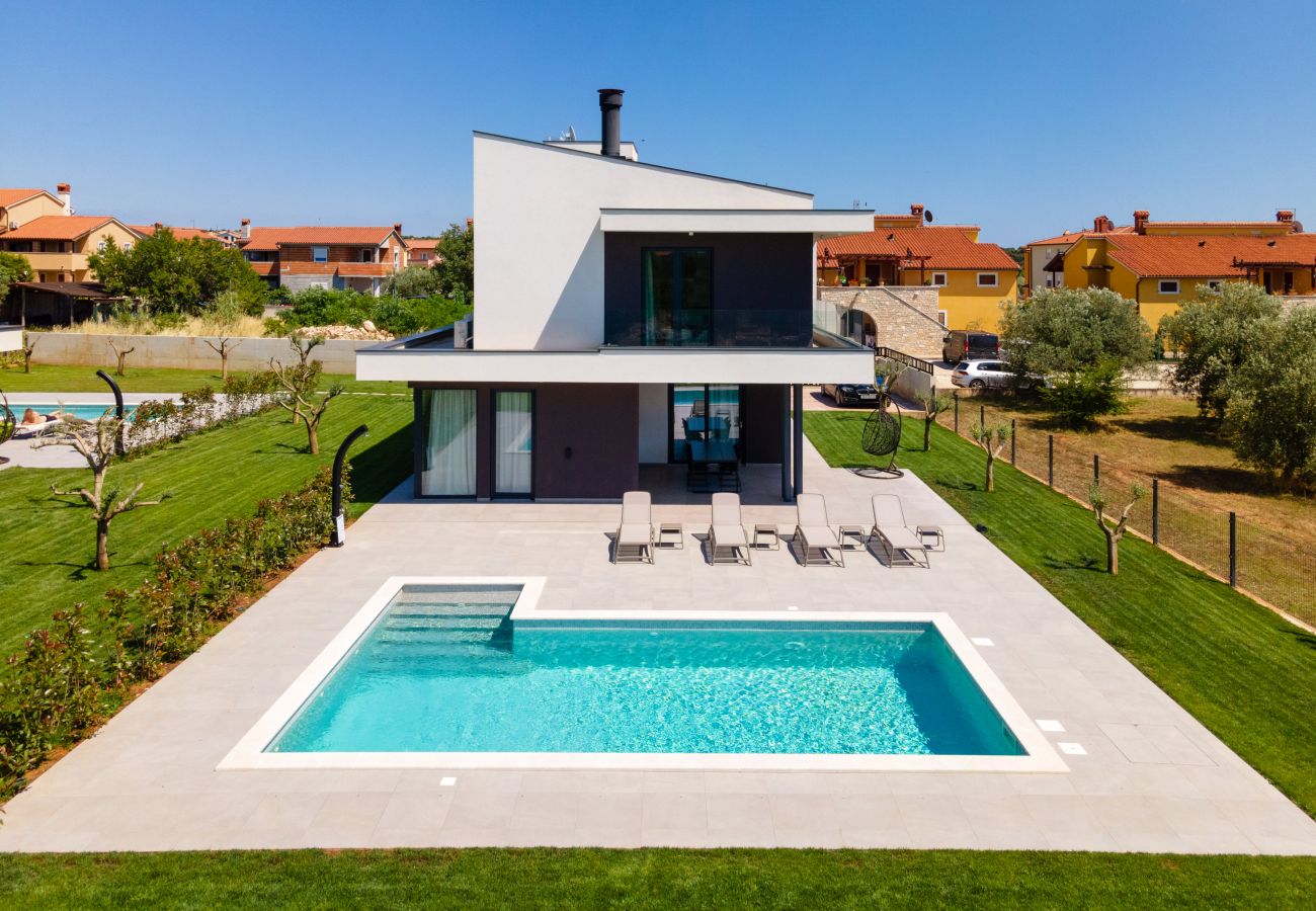 Villa in Vodnjan - Villa Arestea near Pula with sea view, wellness & playground