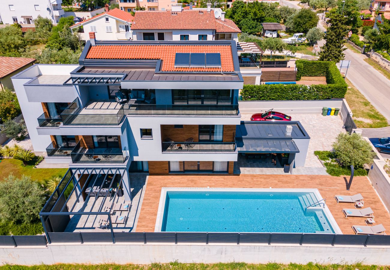 Villa in Fažana - Villa Bellatrix in Fažana with beach front and sea view