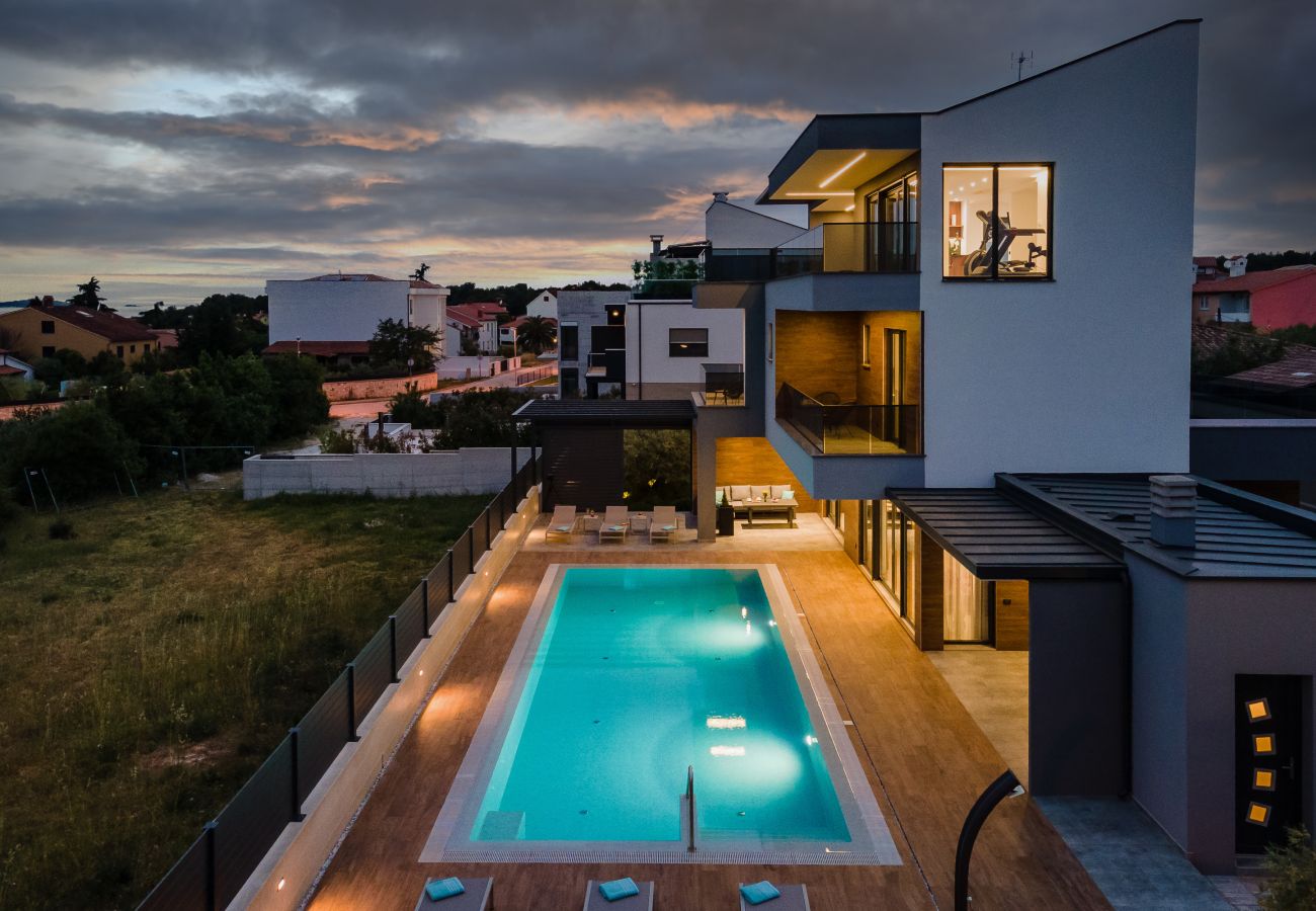 Villa in Fažana - Villa Bellatrix in Fažana with beach front and sea view