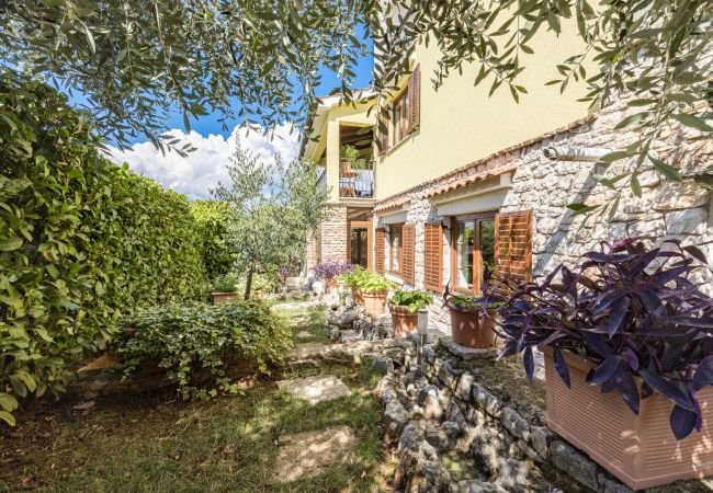 Villa in Višnjan - Villa Bucks near Poreč for 20 persons with Sea View, Whirlpool, Sauna & Fitness Villa in Višnjan - Villa Bucks near Poreč for 20 persons with Sea View, Whirlpool, Sauna & Fitness