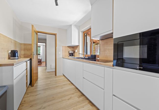 Villa in Višnjan - Villa Bucks near Poreč for 20 persons with Sea View, Whirlpool, Sauna & Fitness Villa in Višnjan - Villa Bucks near Poreč for 20 persons with Sea View, Whirlpool, Sauna & Fitness