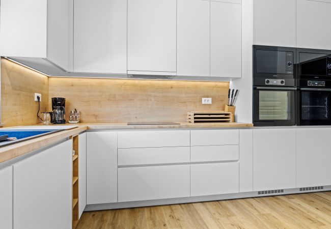 Villa in Višnjan - Villa Bucks near Poreč for 20 persons with Sea View, Whirlpool, Sauna & Fitness Villa in Višnjan - Villa Bucks near Poreč for 20 persons with Sea View, Whirlpool, Sauna & Fitness