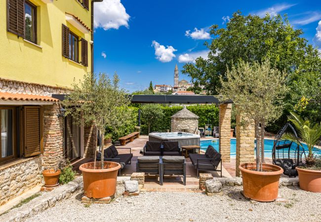 Villa in Višnjan - Villa Bucks near Poreč for 20 persons with Sea View, Whirlpool, Sauna & Fitness Villa in Višnjan - Villa Bucks near Poreč for 20 persons with Sea View, Whirlpool, Sauna & Fitness