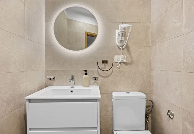 Villa in Višnjan - Villa Bucks near Poreč for 20 persons with Sea View, Whirlpool, Sauna & Fitness Villa in Višnjan - Villa Bucks near Poreč for 20 persons with Sea View, Whirlpool, Sauna & Fitness