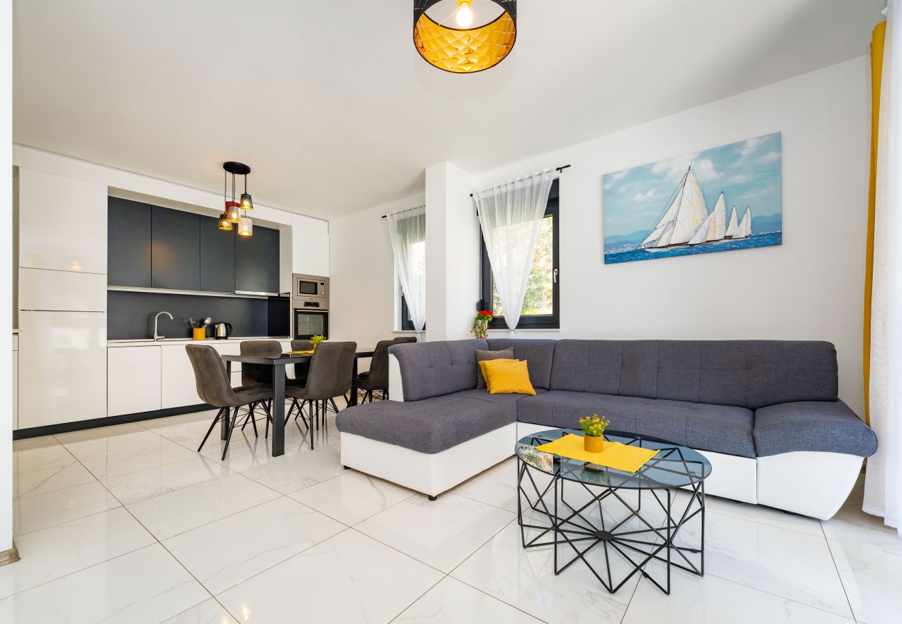 Villa in Vodice - Villa Essenza Rossa in Vodice only 650 meters from the beach