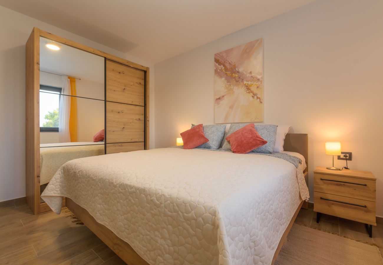 Villa in Vintijan - Villa Hana near Pula with private 32 m2 pool & only 2 km from the beach