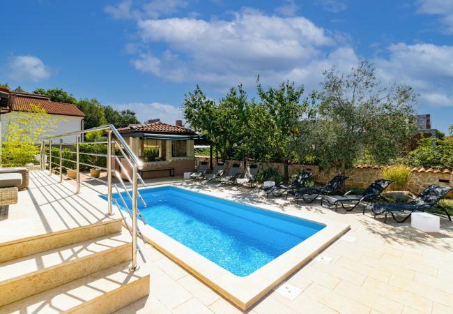 Villa in Šegotici - Villa Lelaina near Pula with private Pool and 3 km from the beach - pet friendly Villa in Šegotici - Villa Lelaina near Pula with private Pool and 3 km from the beach - pet friendly