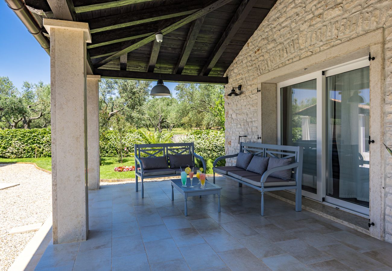 Villa in Fažana - Villa Luka in Fažana with pool & playground only 600 meter from the beach 