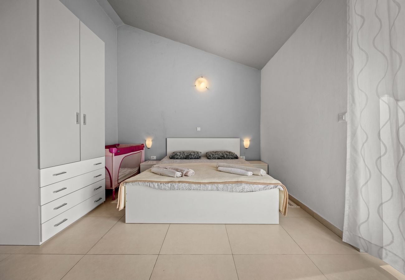 Villa in Mužini - Villa Martha in Central Istria with private pool - wellness / table tennis for 12 persons