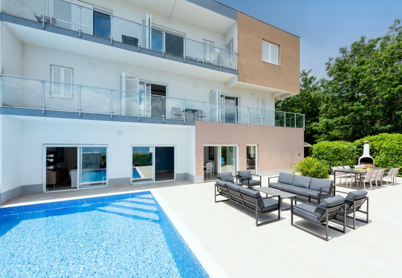 Villa in Opatija - Villa Sveti Petar in Opatija for 10 persons with sea view & whirlpool 
