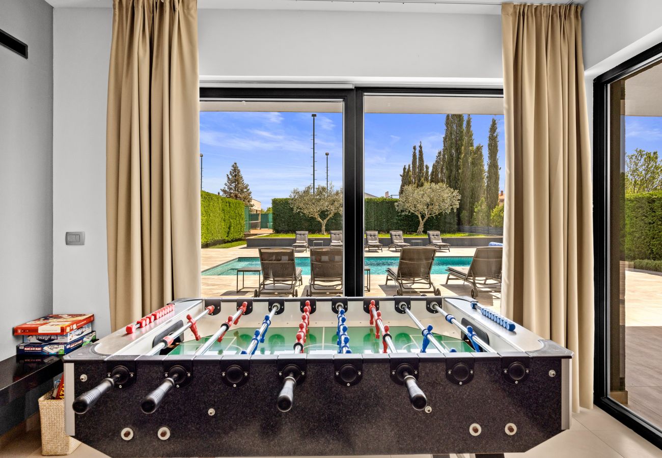 Villa in Pula - Villa Ula in Pula with heated pool, sauna & private tennis court