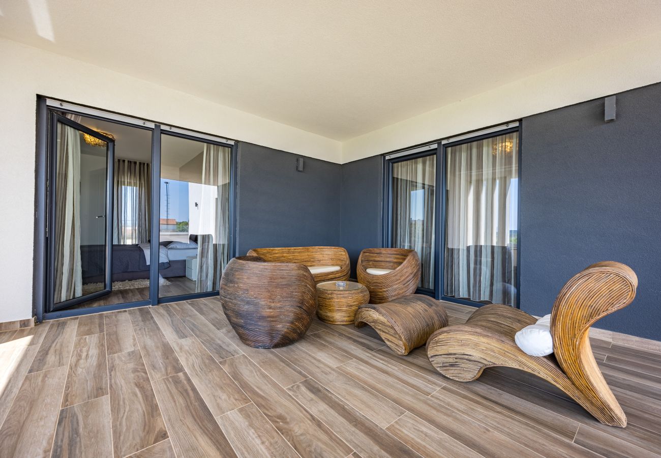 Villa in Pula - Villa Ula in Pula with heated pool, sauna & private tennis court