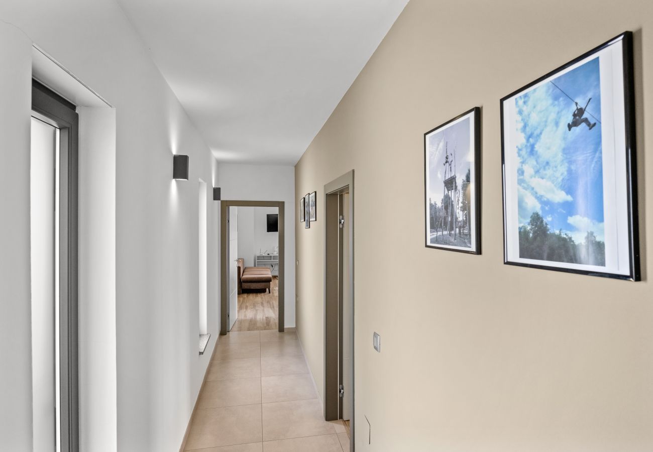 Villa in Pula - Villa Ula in Pula with heated pool, sauna & private tennis court