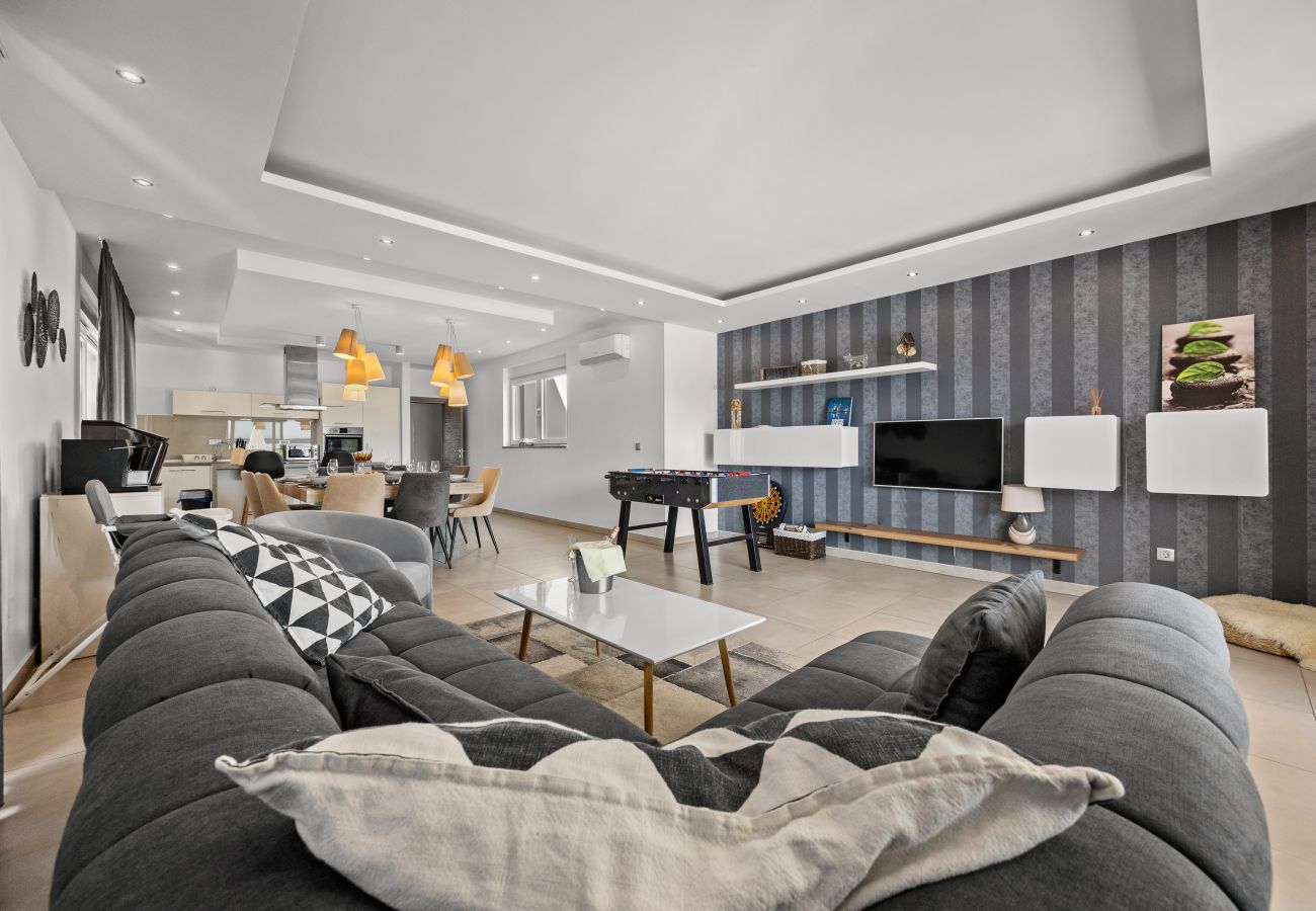 Villa in Pula - Villa Una in Pula with heated pool, whirlpool & private tennis court