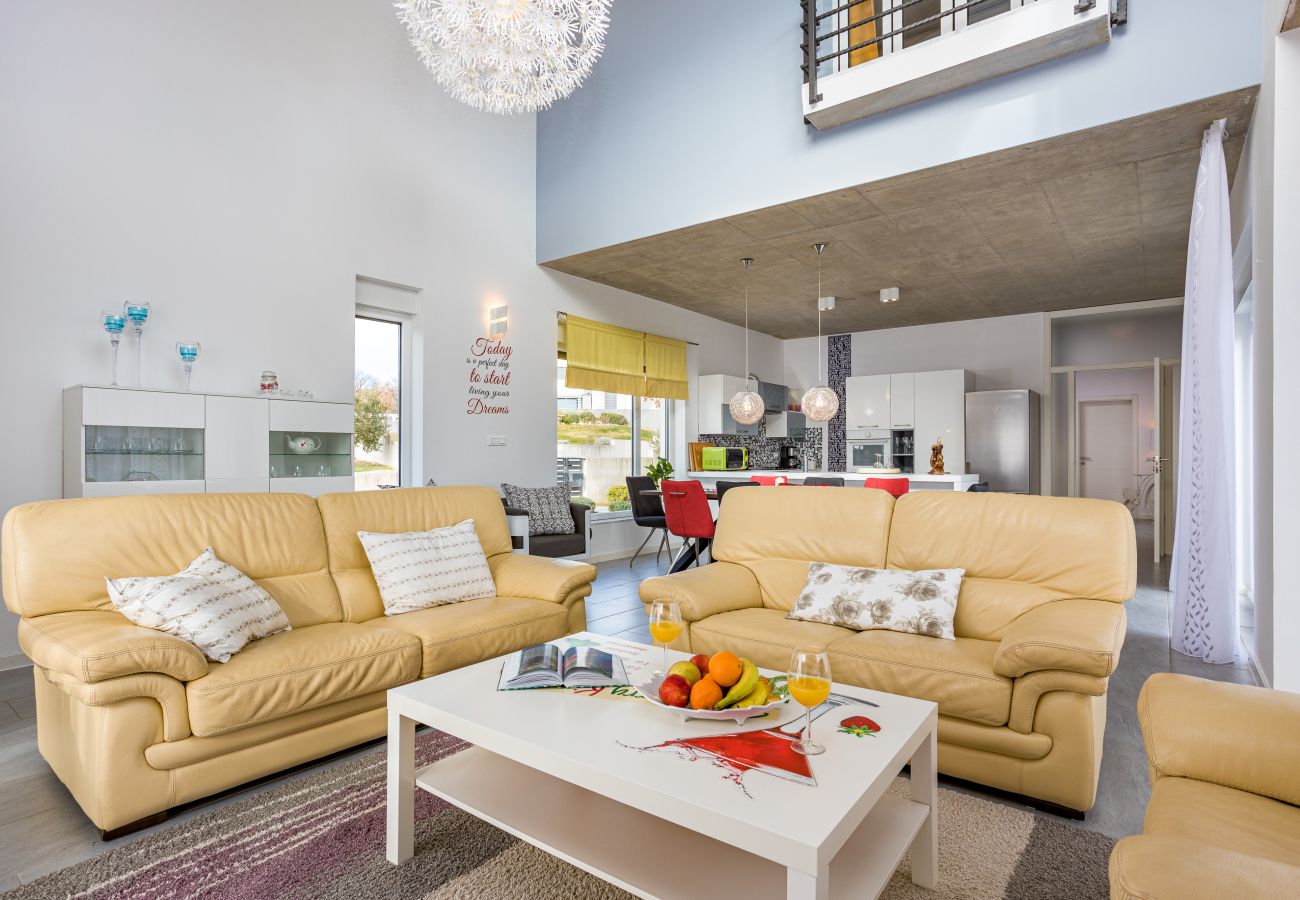 Villa in Krnica - Villa Windrose for 8 persons near Pula with large garden
