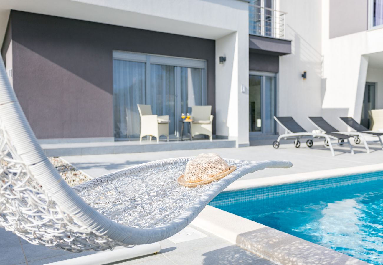 Villa in Krnica - Villa Windrose for 8 persons near Pula with large garden