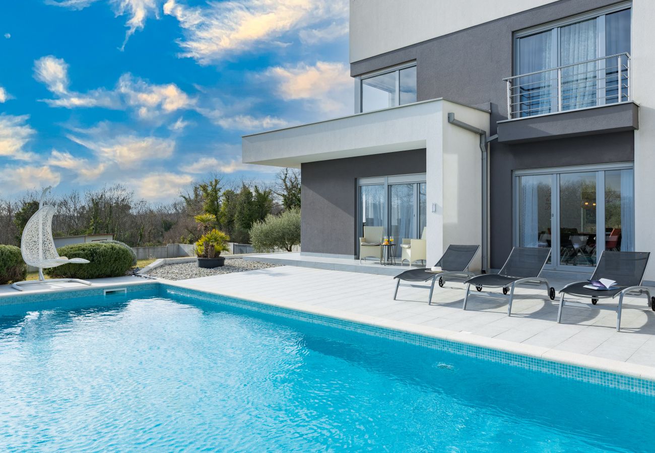 Villa in Krnica - Villa Windrose for 8 persons near Pula with large garden