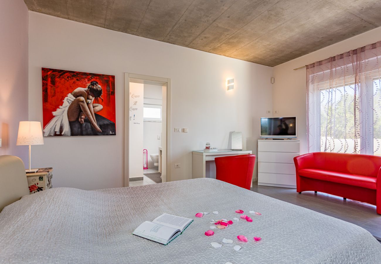 Villa in Krnica - Villa Windrose for 8 persons near Pula with large garden