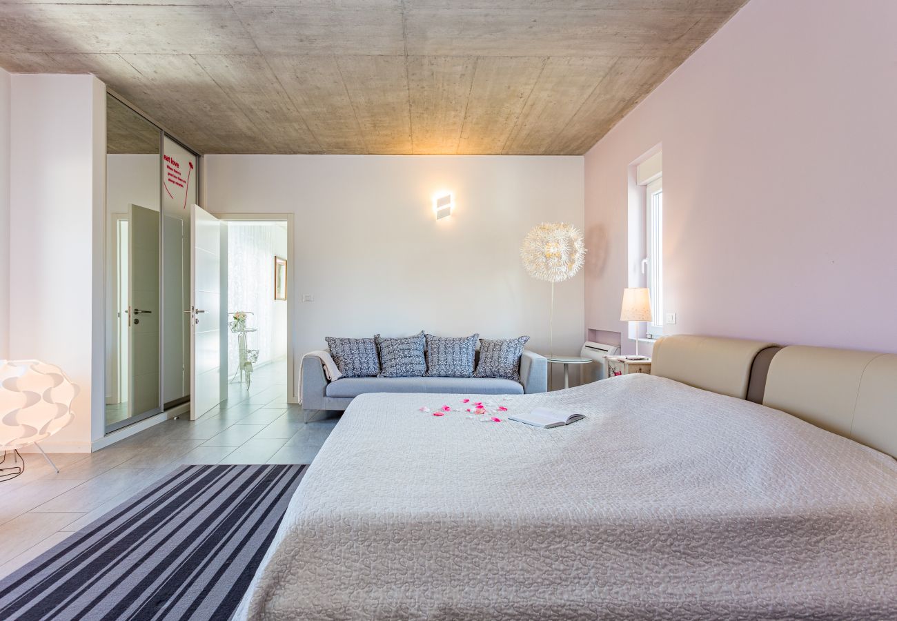 Villa in Krnica - Villa Windrose for 8 persons near Pula with large garden