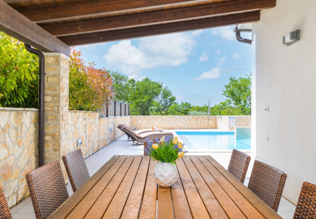 Villa in Sveti Kirin - Villa Tea in Central Istria with private pool for 10 persons 