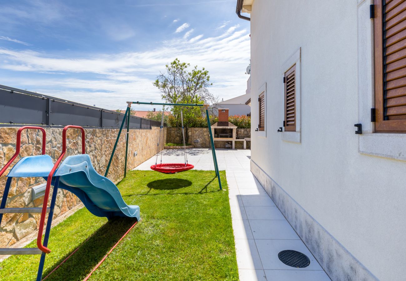 Villa in Sveti Kirin - Villa Tea in Central Istria with private pool for 10 persons 