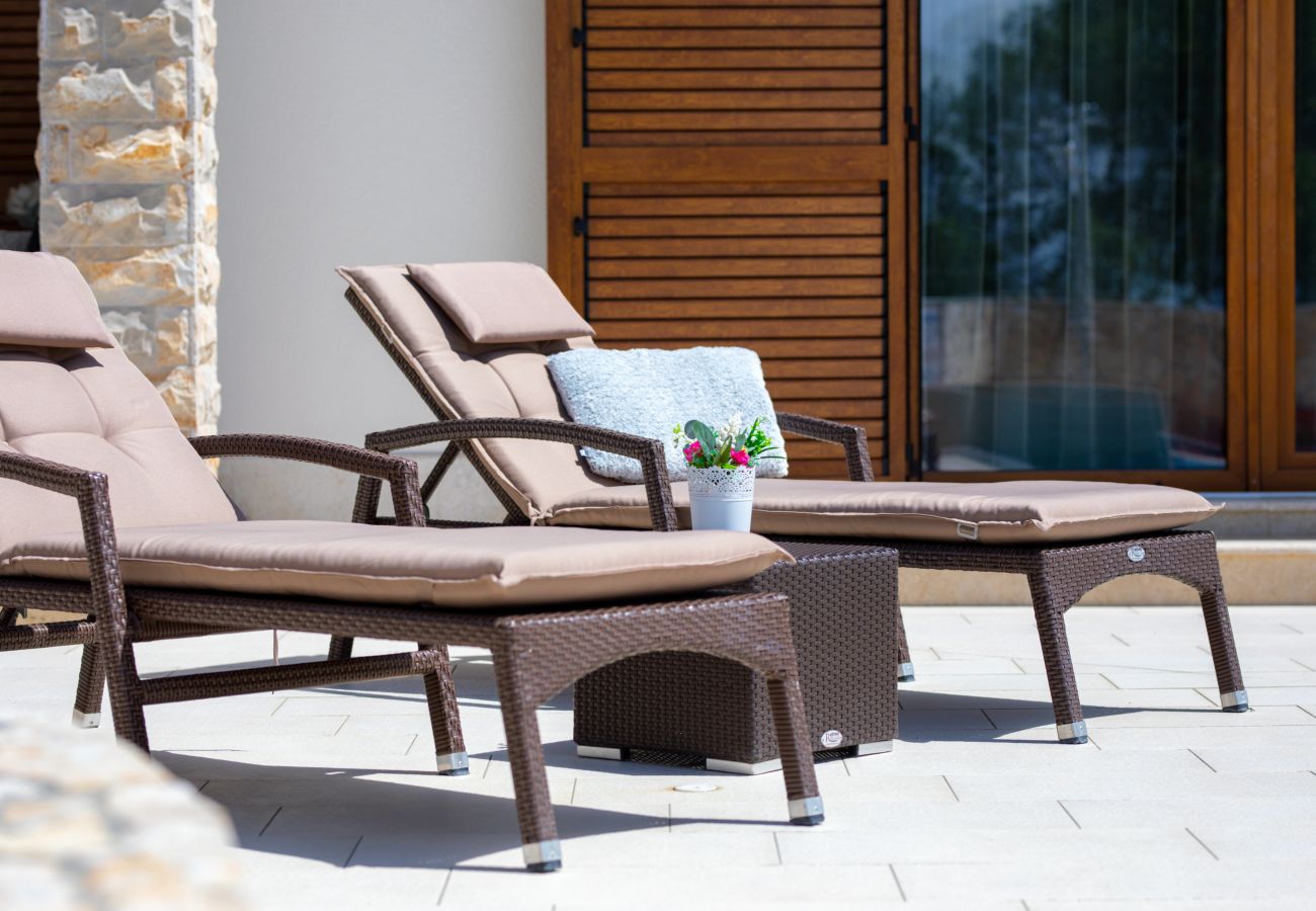 Villa in Sveti Kirin - Villa Tea in Central Istria with private pool for 10 persons 