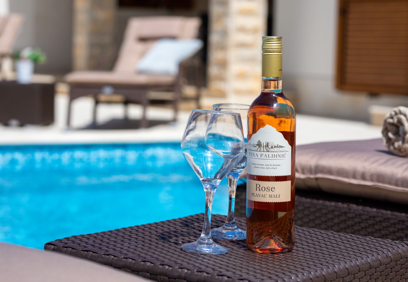 Villa in Sveti Kirin - Villa Tea in Central Istria with private pool for 10 persons 