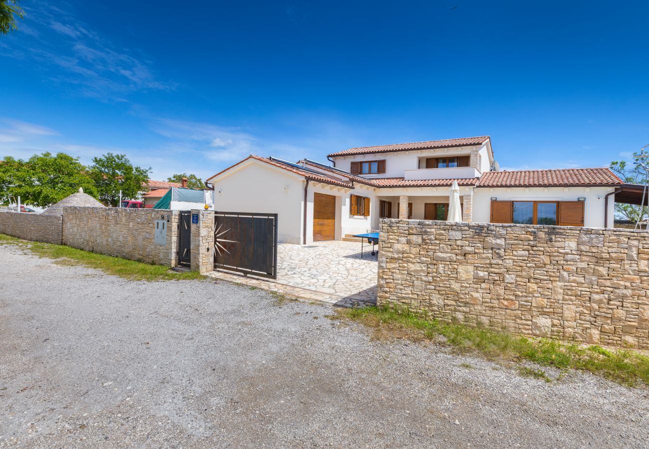 Villa in Sveti Kirin - Villa Tea in Central Istria with private pool for 10 persons 
