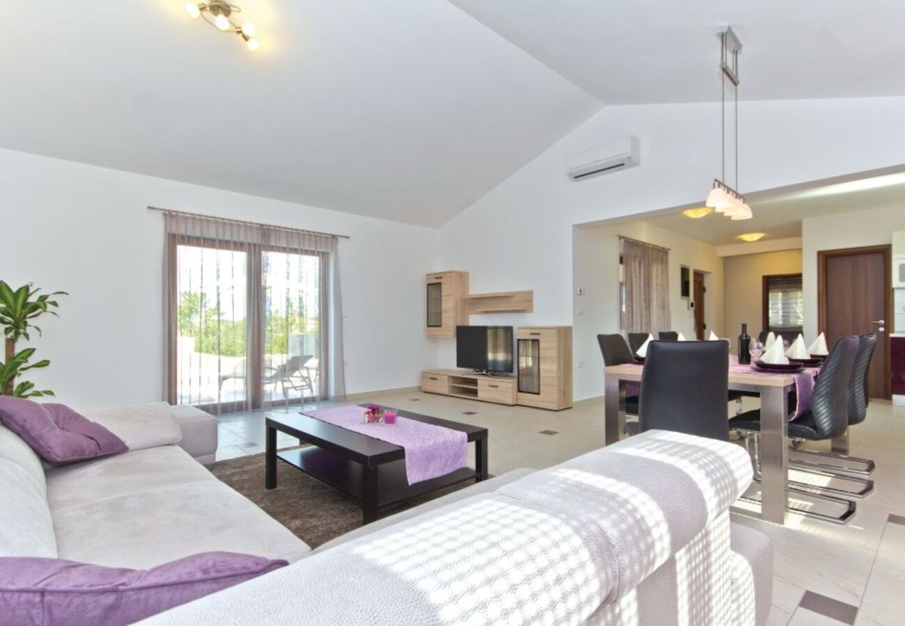 Villa in Sveti Kirin - Villa Tea in Central Istria with private pool for 10 persons 
