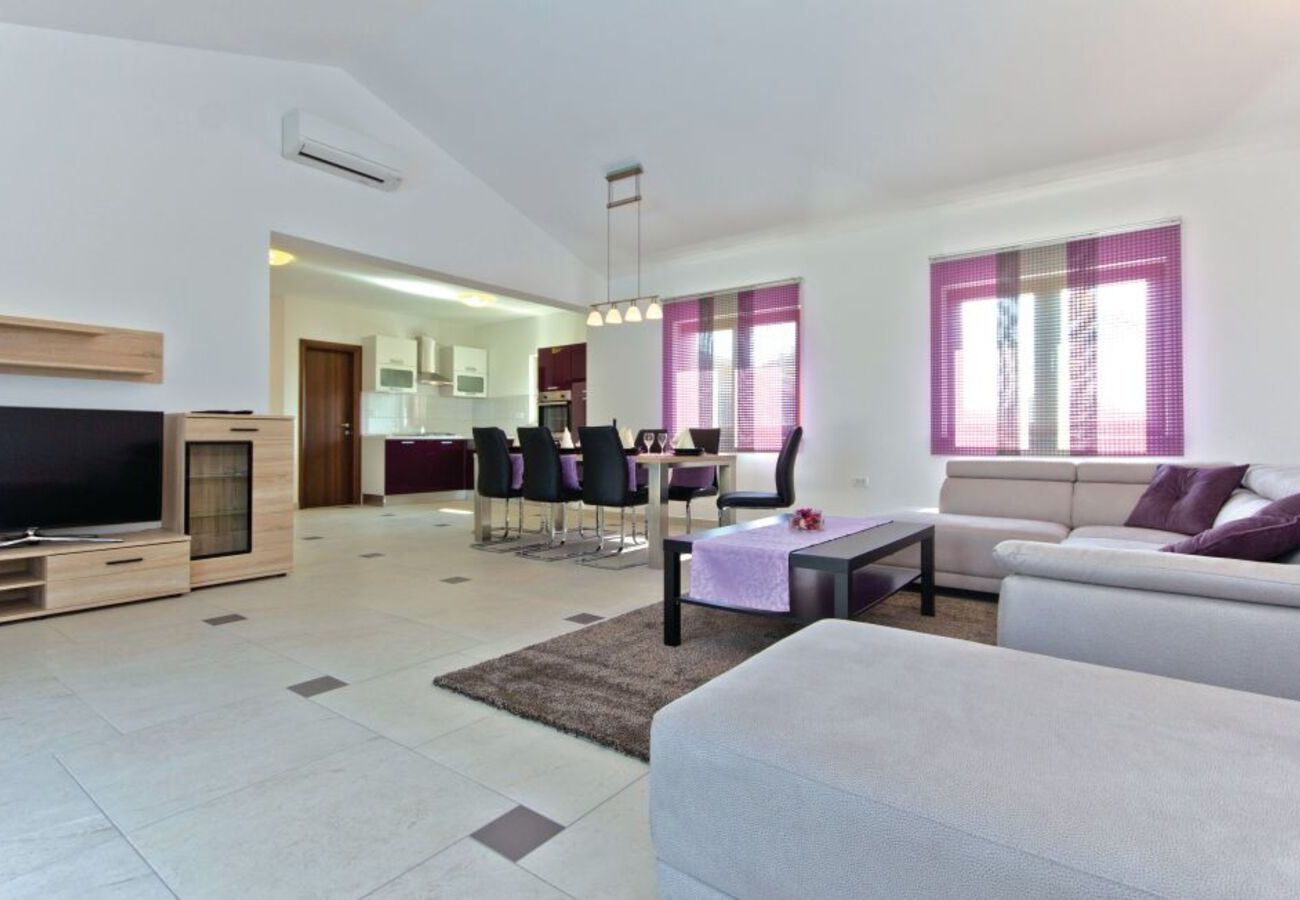 Villa in Sveti Kirin - Villa Tea in Central Istria with private pool for 10 persons 