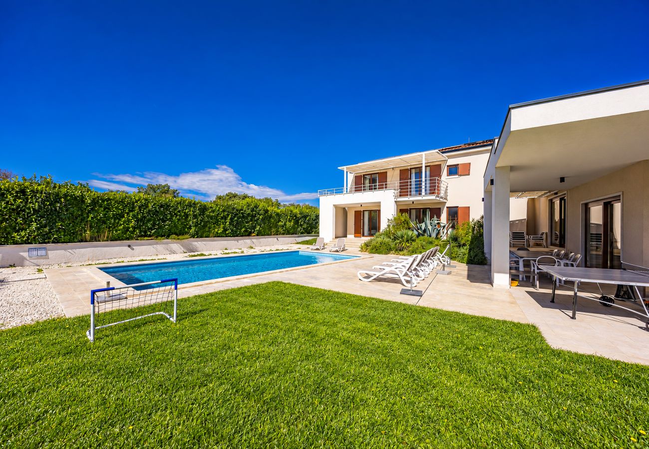 Villa in Štokovci - Villa Dora in Central Istria kids friendly with private pool and playground for 10 persons