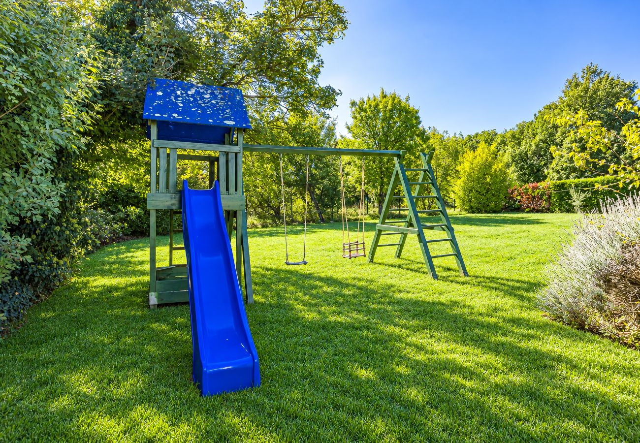 Villa in Štokovci - Villa Dora in Central Istria kids friendly with private pool and playground for 10 persons