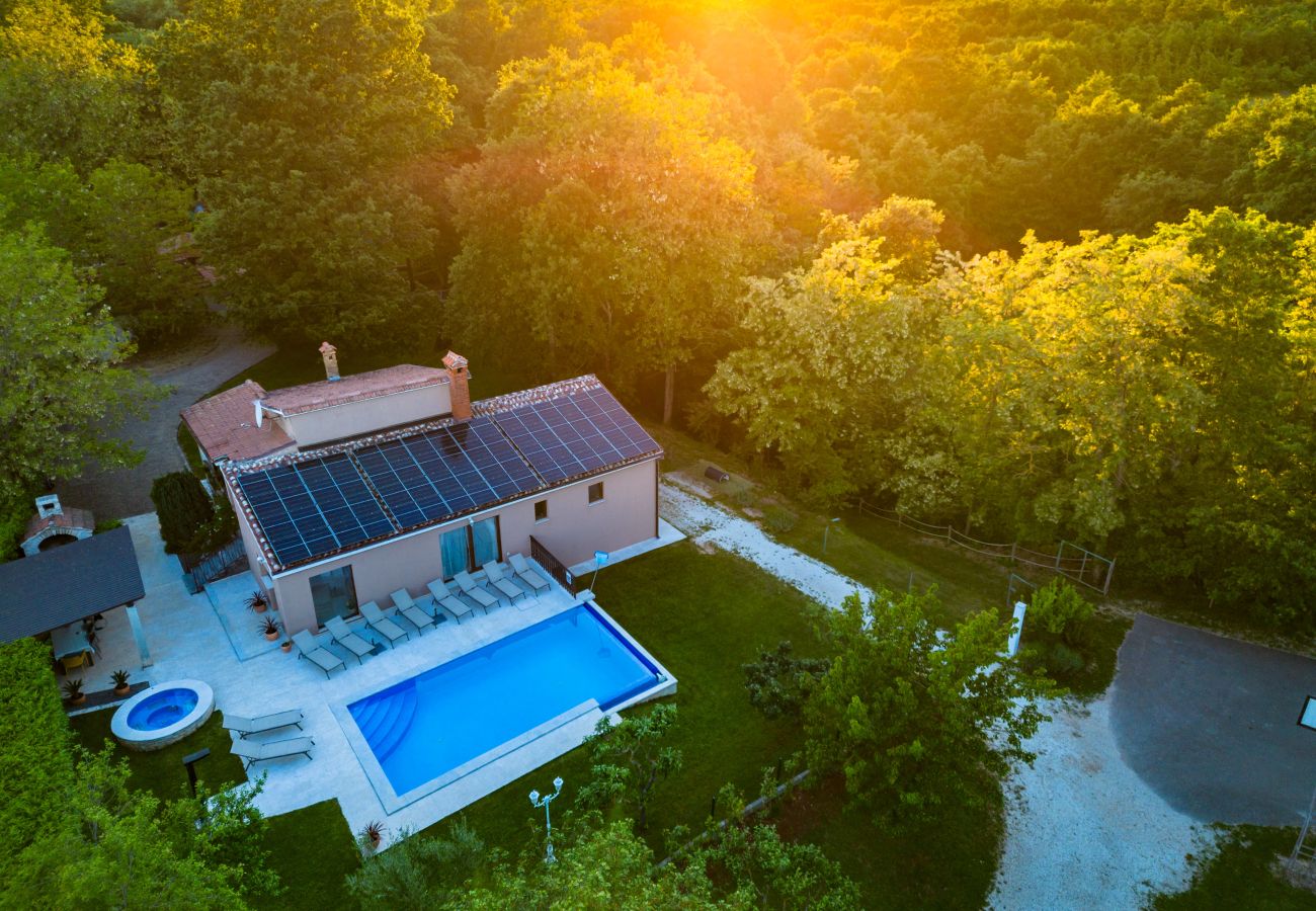 Villa in Svetvincenat - Villa Ferlini in Central Istria with private 10000 m2 garden, wellness & family activities on plot